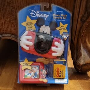 Disney Mickey Mouse 35mm Flash Camera Kit In Package Rare